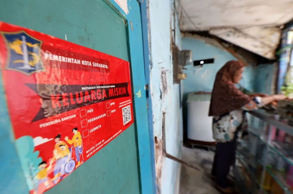 Wali Kota Libatkan RW Mengentas 75.069 Warga Miskin Surabaya